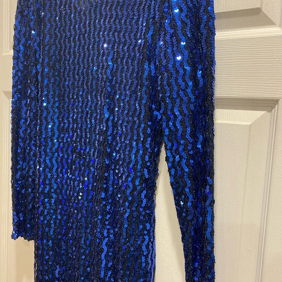 Jarrod’s sapphire blue sequin formal gown. Size 9/10 - Picture 9 of 12
